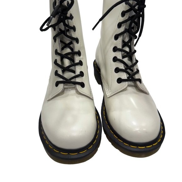 Dr. Martens Women’s 1460 Smooth White Leather Combat Boots Sz US 8 EU 39 NEW! - Picture 1 of 12